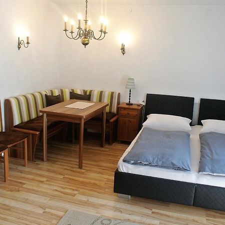 Haus Stratton Apartment Innsbruck Bagian luar foto